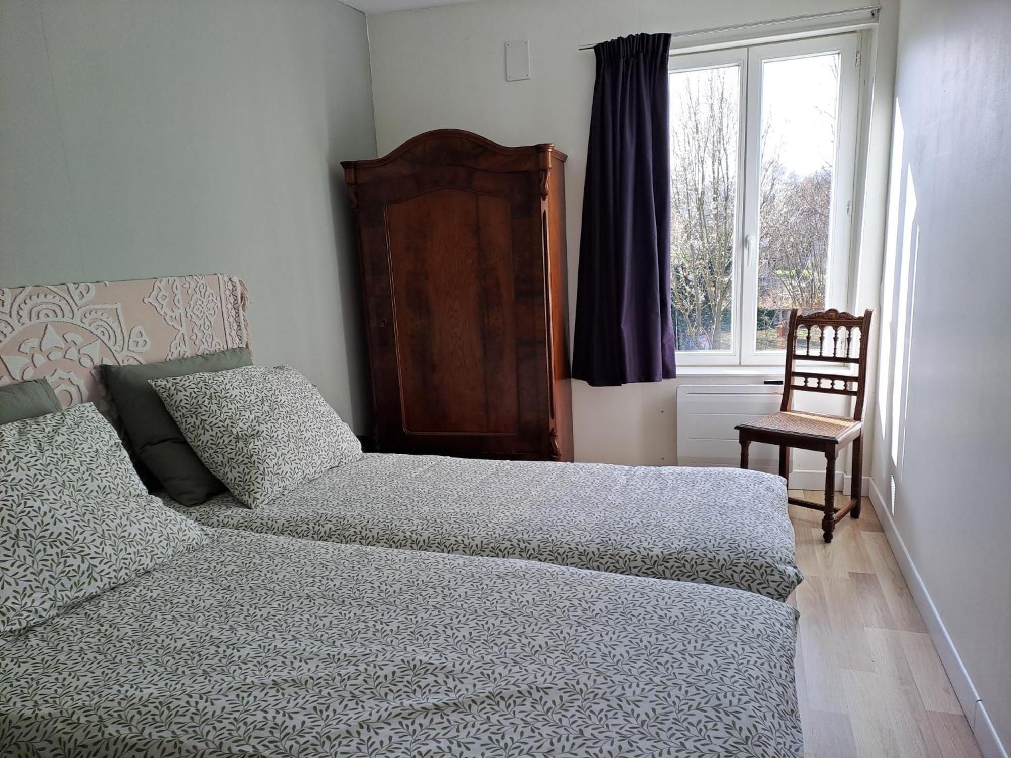 Chatrou Chatelraould-Saint-Louvent Екстер'єр фото